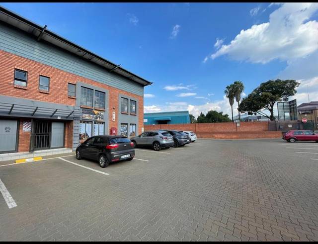 INDUSTRIAL PROPERTY TO RENT IN HENNOPSPARK